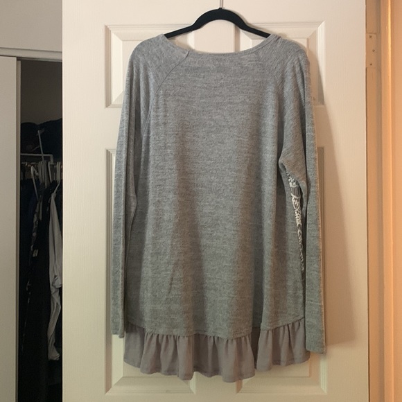 Peplum-style long sleeve blouse - Picture 3 of 3